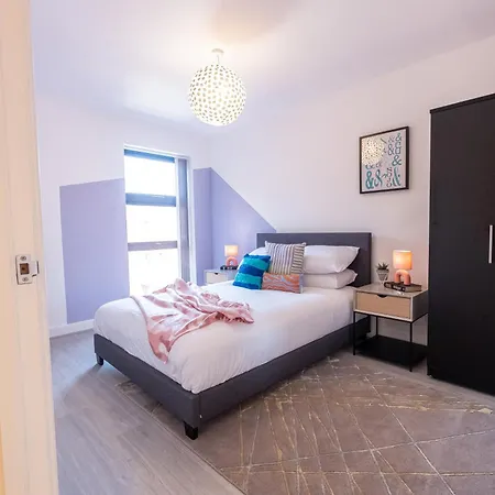 Pristine 1 And 2 Bedroom Near Business District By Belvilla *