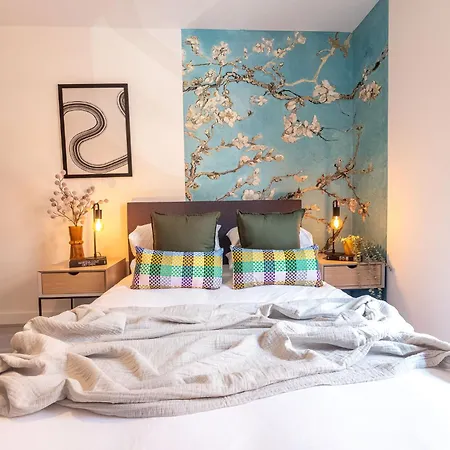 Apartment Pristine 1 And 2 Bedroom Near Business District By Belvilla